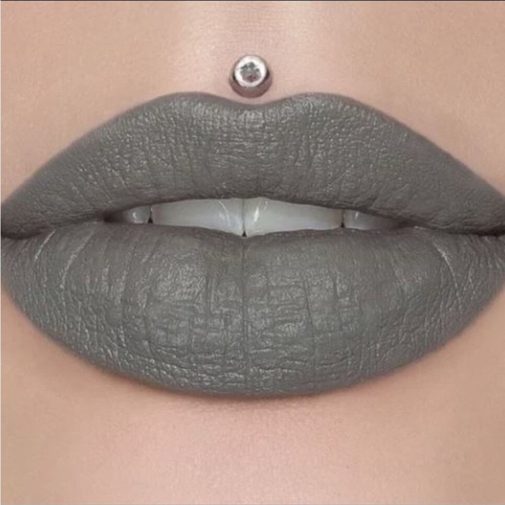 Jeffree Star Velvet Trap Lipstick in Drill Sergeant